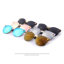 RARE : Eyewear Skull Frame Metal Temple glasses.